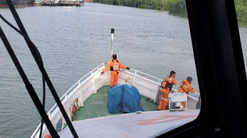 3-nelayan-sudah-2-hari-hilang-di-selat-makasar-diduga-karena-mesin-rusak