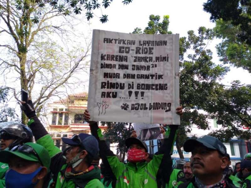 ojol-se-kota-bandung-demo-minta-beroperasi