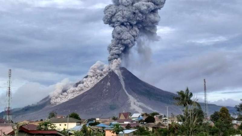 erupsi-gunung-sinabung-berpotensi-hujan-banjir-lahar