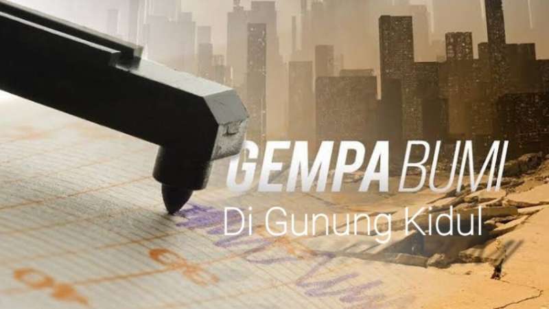 gempa-bumi-meninpa-warga-gunungkidul-warga-berhamburan-keluar-rumah