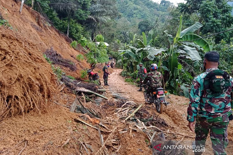 reelawan-kesulitan-menyalurkan-bantuan-korban-gempa-majene