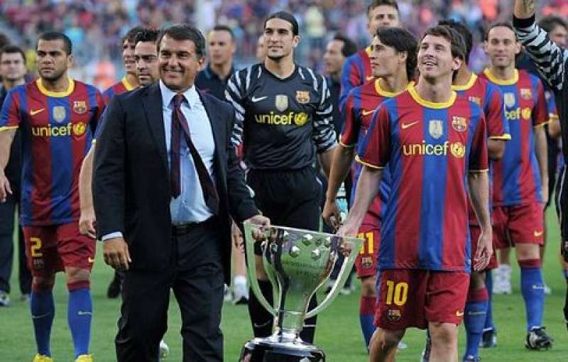 laporta-bertekad-mempertahankan-messi-untuk-barcelona