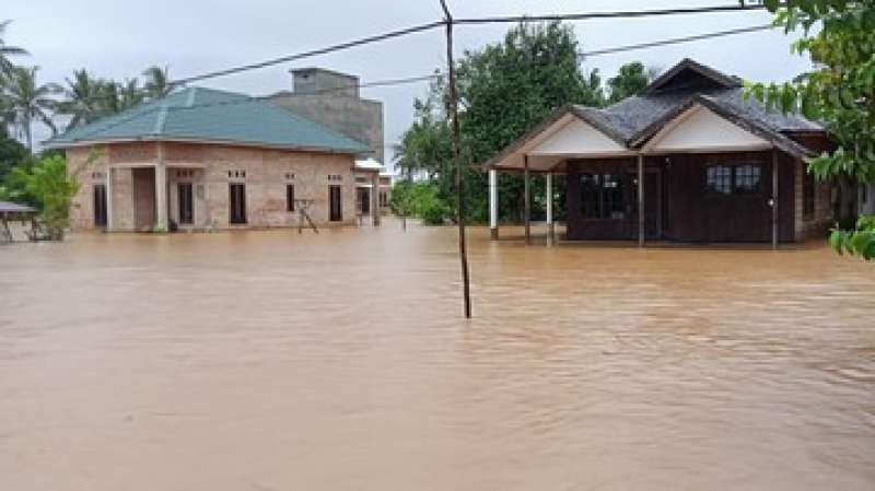 banjir-yang-melanda-manado-warga-harus-tetap-waspada