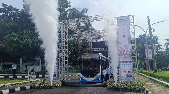 bogor-luncurkan-bus-listrik-transportasi-ramah-lingkungan-di-rute-bojonggede-sentul