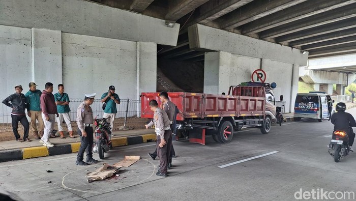 tragedi-di-bogor-ayah-dan-anak-tabrak-truk-parkir-bocah-4-tahun-tewas