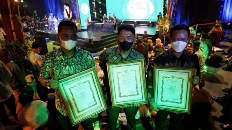 kota-bogor-borong-tiga-penghargaan-humas-jabar-award-2021