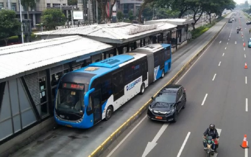 transjakarta-kembali-beroperasi-24-jam