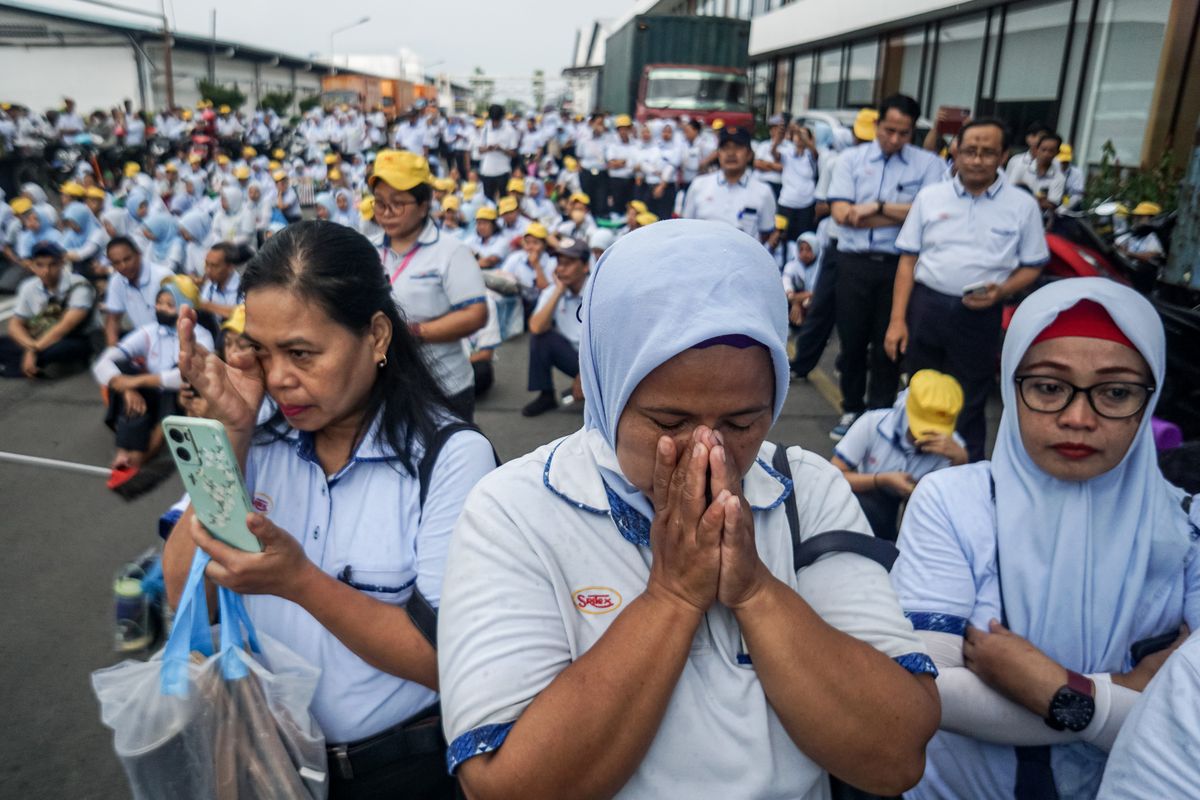 ribuan-pekerja-sritex-terkena-phk-buruh-bersiap-gelar-aksi-protes