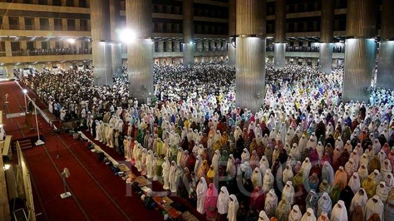 sholat-tarawih-berjamaah-di-masjid-istiqlal-diperbolehkan-dengan-tetap-menerapkan-prokes-yang-ketat