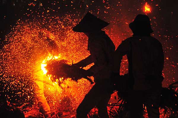 perang-obor-tradisi-unik-yang-jadi-daya-tarik-budaya-jepara