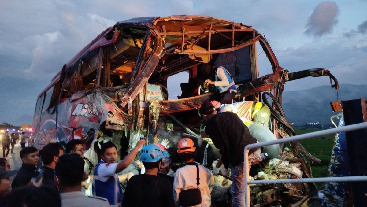 sopir-truk-penyebab-kecelakaan-di-tol-pandaan-malang-ditahan-4-orang-tewas