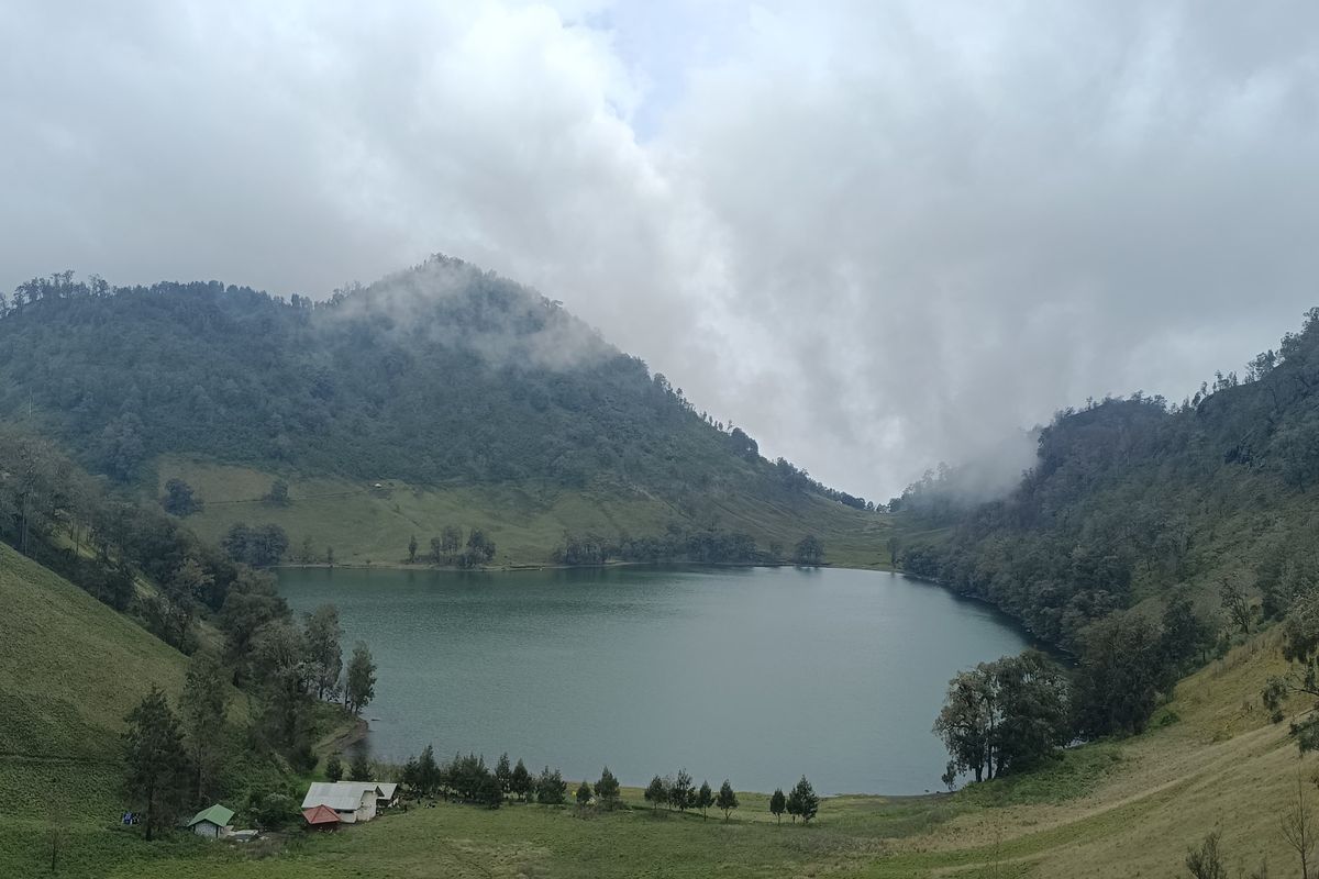 pendakian-gunung-semeru-ditutup-tanpa-batas-waktu-akibat-cuaca-ekstrem