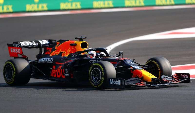 salip-hamilton-di-lap-terakhir-max-verstappen-juara-dunia