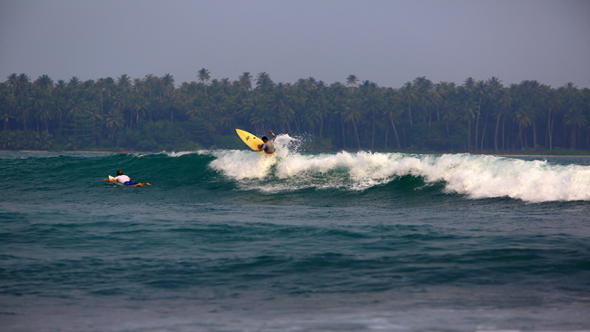 jelajah-wisata-ombak-indonesia