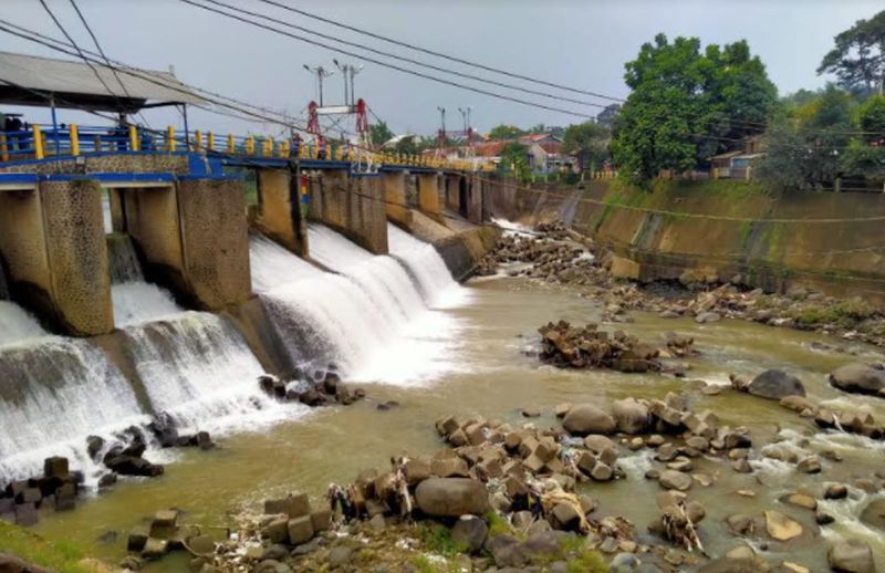 diguyur-hujan-sejak-kamis-pagi-begini-kondisi-bendung-katulampa