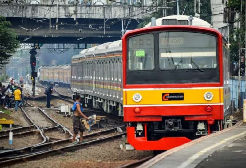 ini-kronologi-tewasnya-polisi-tertabrak-kereta-di-bogor