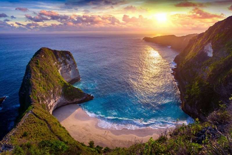 keren-pantai-kelingking-bali-masuk-dalam-daftar-pantai-terbaik-di-dunia-tahun-2023