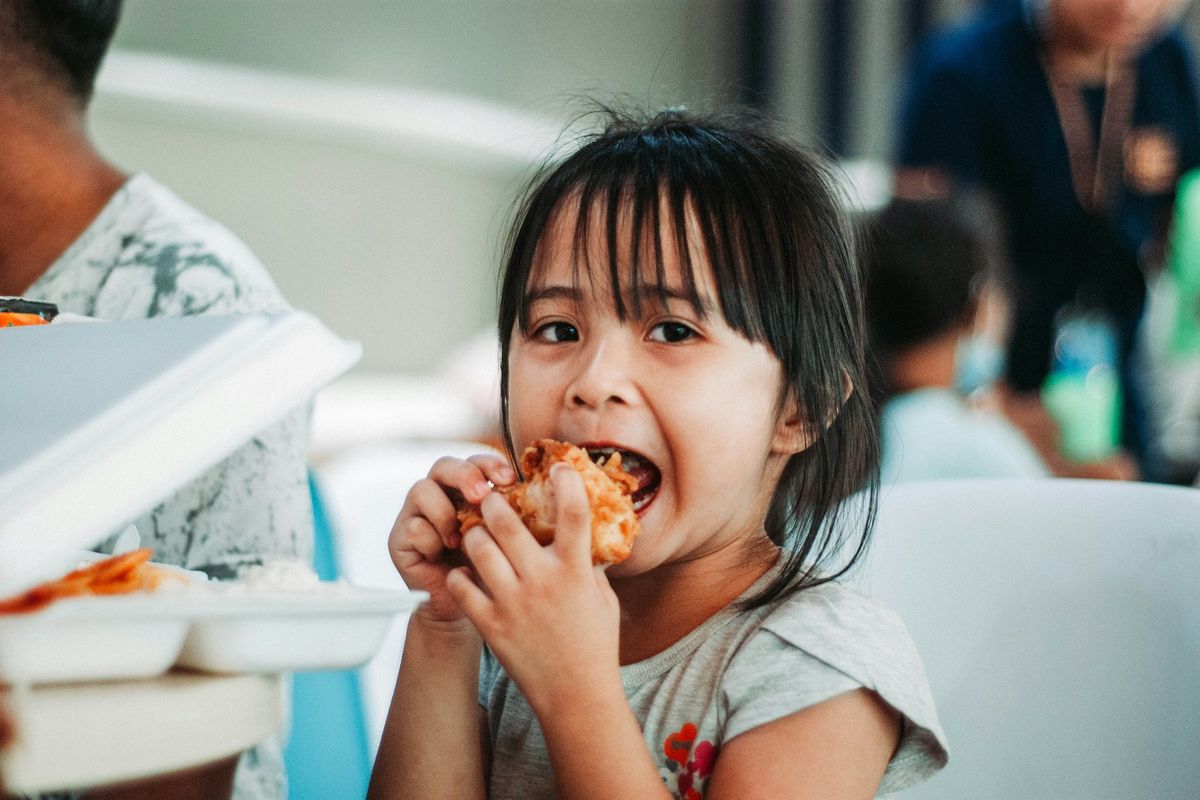 apakah-makan-3-kali-sehari-cukup-untuk-mendukung-tumbuh-kembang-anak