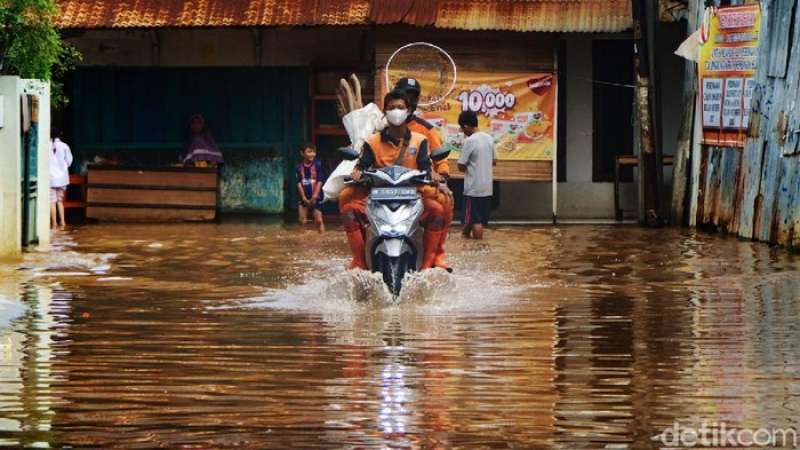 jajaran-wilayah-ri-di-terjang-banjir