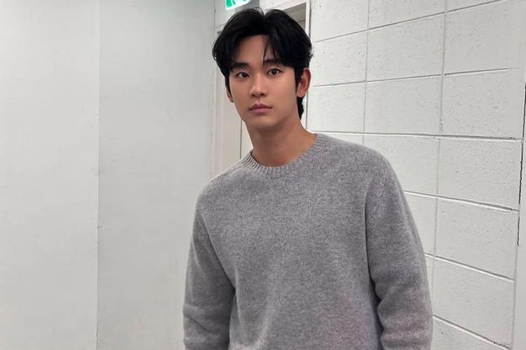 kim-soo-hyun-diterpa-kontroversi-isu-hubungan-kontrak-prada-dan-dampaknya-pada-karier